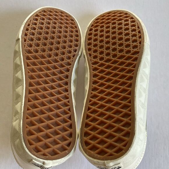 VANS Women’s Old Skool White Patent Leather Sneakers Size 7 - Picture 7 of 9